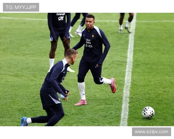 基利安姆巴佩引领法国足球新时代速度与荣耀的完美融合 基利安姆巴佩引领法国足球新时代速度与荣耀的完美融合