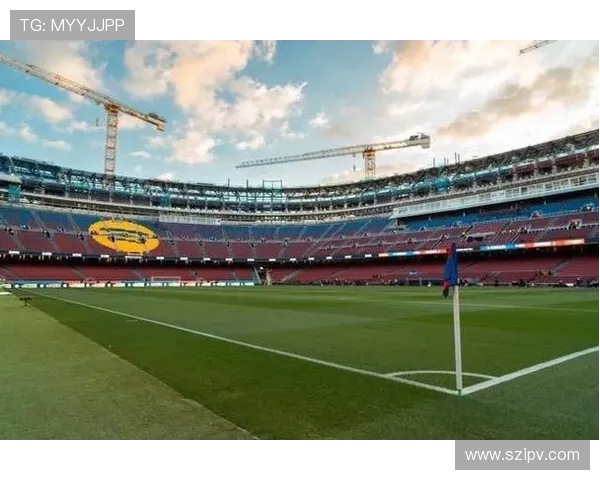 巴塞尔与锡永激战正酣球迷热情高涨走进看台助威 巴塞尔与锡永激战正酣球迷热情高涨走进看台助威